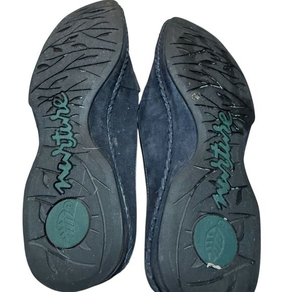 Nurture Navy Blue slip on loafers. Size 71/2 - Picture 4 of 4